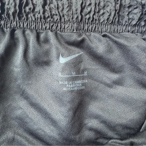 Nike Women’s Tempo Icon Clash Textured Short Running Shorts Black & Pink M - Picture 5 of 5